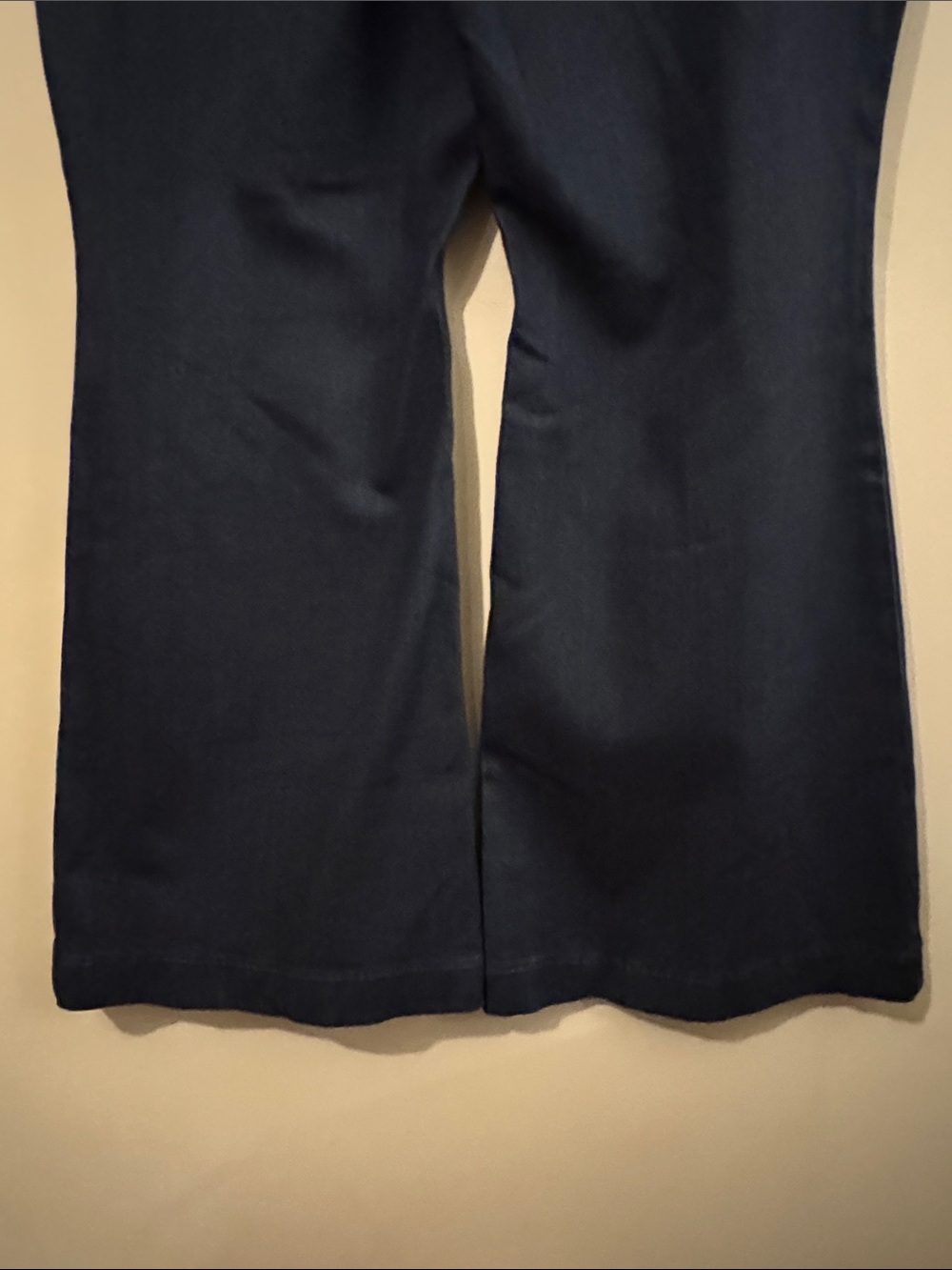 NWOT- Good American Good Legs Flare, solid size 26 - Picture 12 of 12